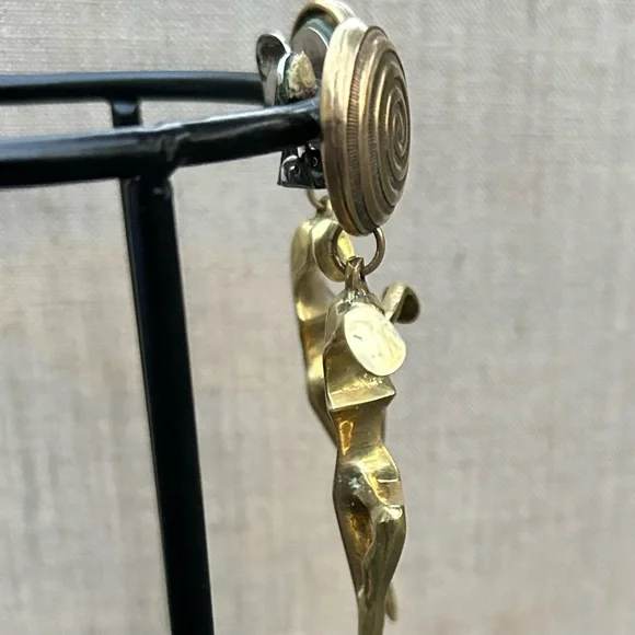 Vintage Brass Earrings Clip On Sculptural Modernist Ballet Dancer Ladies - Picture 8 of 11